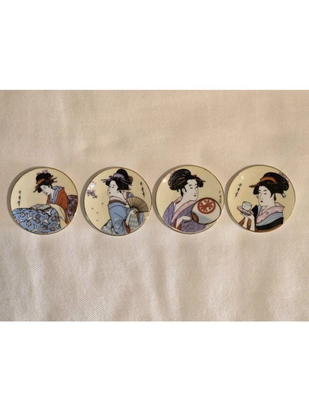 Porcelain mini plates from Japan